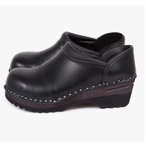 NWOT Troentorp Women's Black Picasso Clogs Size 9